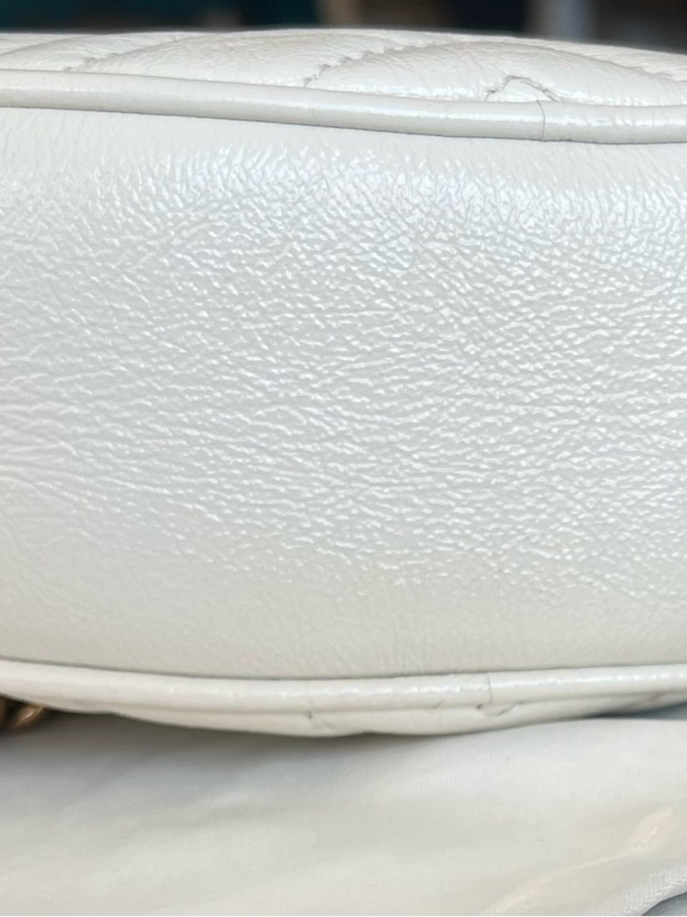 Gucci GG Marmont Mini Round Matelassé Leather Shoulder Bag White - Picture 5 of 11